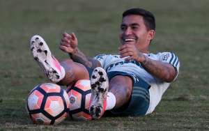 Besiktas não desiste e oferece R$ 37 milhões por atacante do Palmeiras