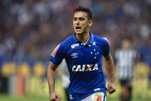 Com lesão muscular, Robinho desfalca o Cruzeiro por seis semanas