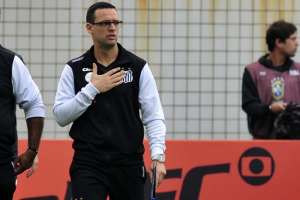 Filho e auxiliar de Dorival, Silvestre promete 'grande trabalho' no São Paulo