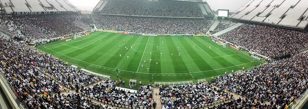 Presidente do Corinthians revela: “Erramos ao negociar o nome da arena”