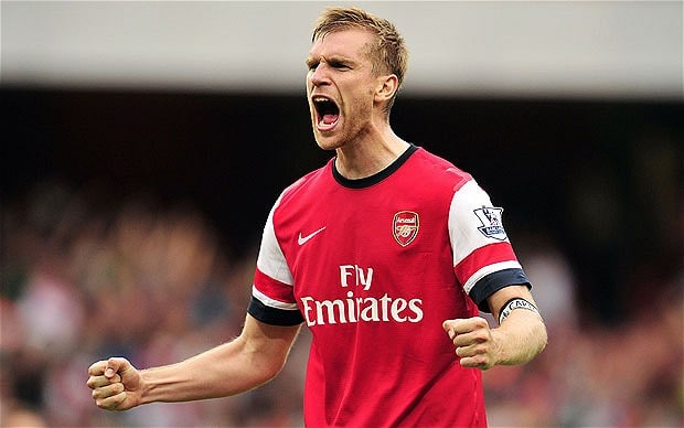 Inglês: Mertesacker vai se aposentar ao fim da temporada mas seguirá no Arsenal