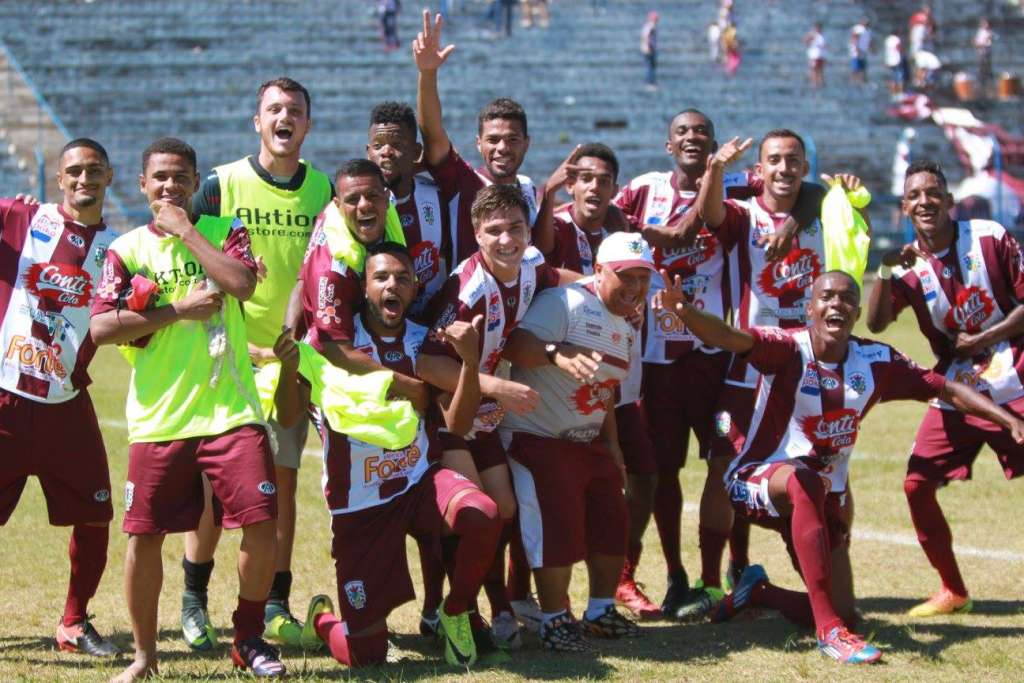 Jogadores do Vocem comemoram a classificação antecipada, desde a última rodada (Foto: Mauro Lima)