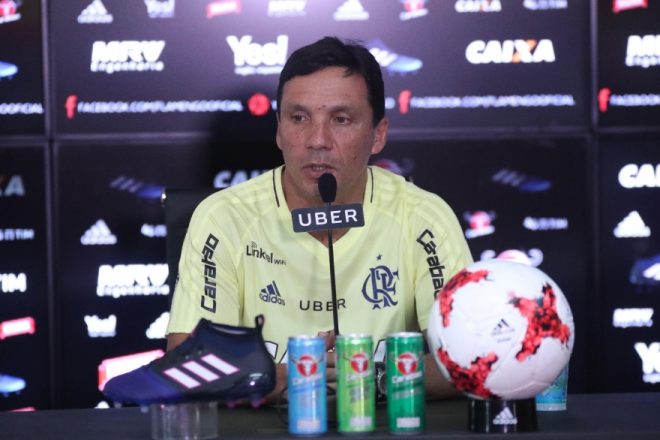 Zé Ricardo projeta Flamengo ofensivo para encarar o Vasco em São Januário