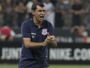 Firme no Corinthians, Fábio Carille ataca demissões de rivais: 'Foi sacanagem'