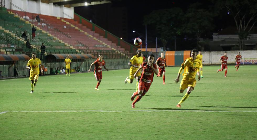 De virada, o Mirassol venceu a primeira na Copa Paulista (Foto: Paulino Mello)