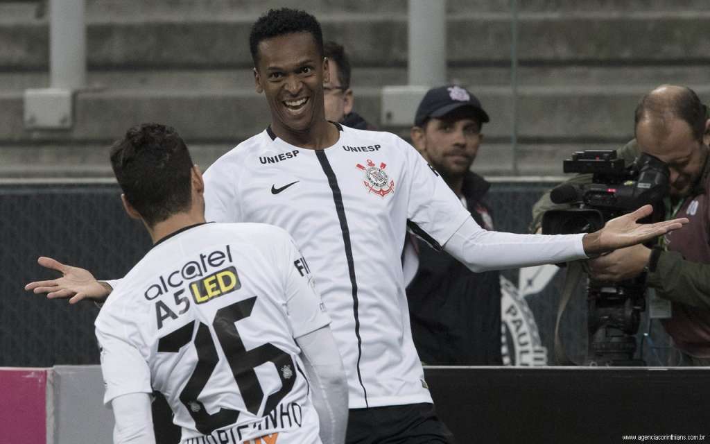 Jô voltou a balançar as redes pelo Corinthians: Ponte Preta foi a vítima da vez - Foto: Daniel Augusto Jr./Ag. Corinthians