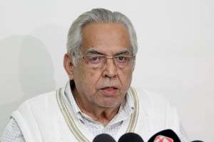 Eurico Miranda pede desculpas após briga generalizada em jogo entre Vasco e Fla