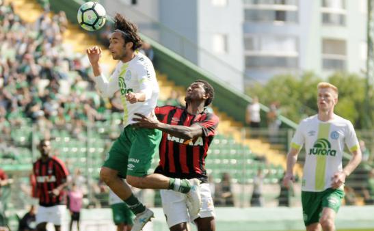 Chape e Furacão só empataram neste domingo Chape e Furacão só empataram neste domingo