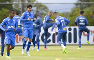 Ezequiel faz treino físico, mas segue como desfalque no Cruzeiro