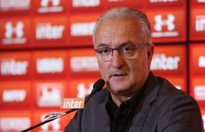 No treino, Dorival Júnior cobra intensidade dos reservas do São Paulo