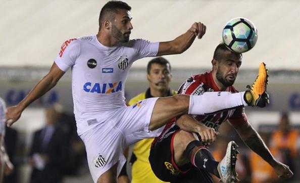 Lucas Pratto perdeu pênalti e São Paulo perdeu o clássico na Vila