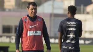 Fábio Carille tenta manter discurso, mas admite jogo especial contra o Palmeiras