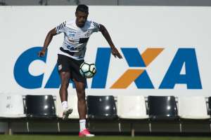 Desfalques atrapalham e Santos mexe na escalação para enfrentar o Atlético-MG