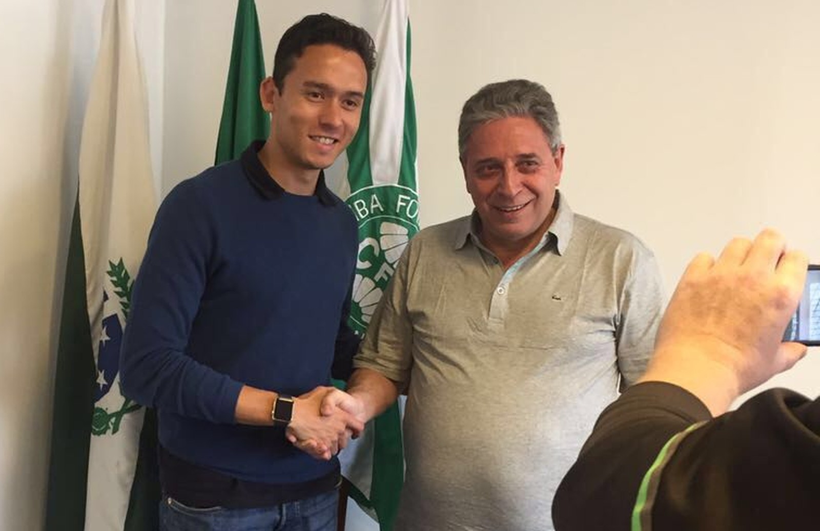 Ex-Palmeiras e Barcelona, Keirrison enfim assina com o Coritiba
