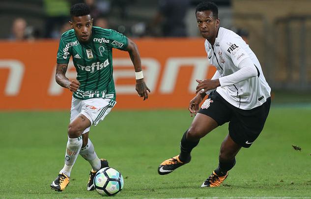 Jô foi bem marcado, mas deu trabalho para a defesa palmeirense. Foto: Palmeiras - Oficial Jô foi bem marcado, mas deu trabalho para a defesa palmeirense. Foto: Palmeiras - Oficial