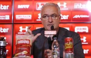 Em estreia, Dorival confia reação do São Paulo aos 'gringos' do elenco