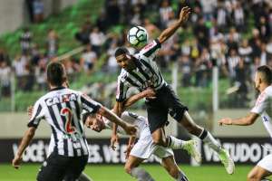 Levir elogia Vanderlei, mas divide mérito com todo o elenco santista
