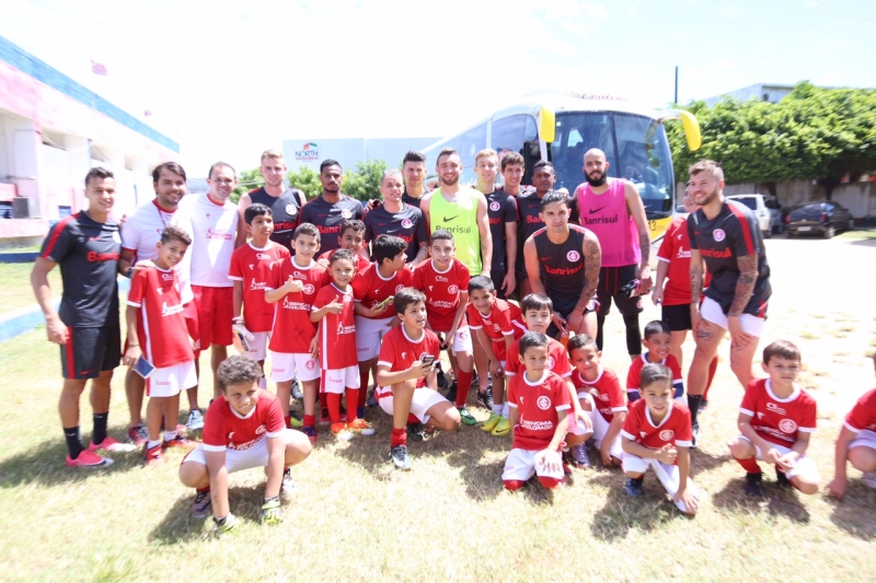 Série B: Com festa para crianças, Inter faz último treino em Fortaleza e segue para Maceió
