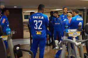 Cruzeiro treina em academia de shopping antes da volta para Belo Horizonte