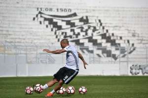 Elenco da Ponte se reúne com diretoria e sai em defesa de Kleina