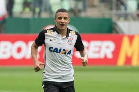 Herói do clássico, Arana revela ter irmão palmeirense e tira sarro de amigo
