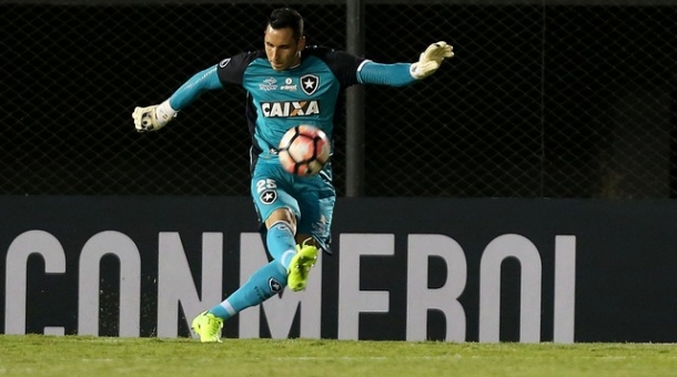 Em dia de folga para titulares, Gatito volta a treinar no Botafogo 2 0002050253926 img