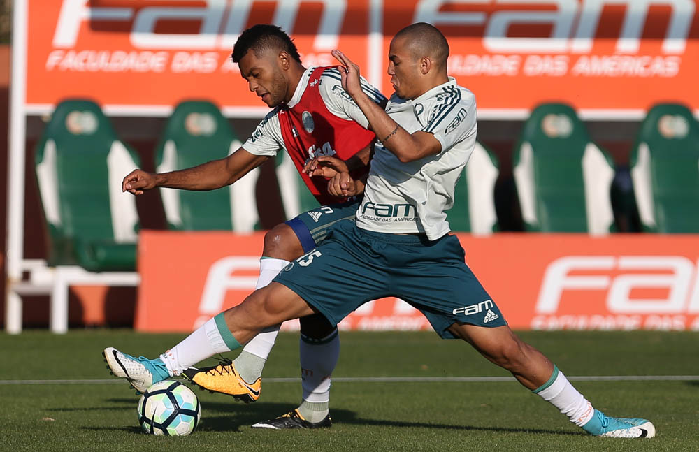 Derrota para Corinthians no clássico eleva pressão sobre a diretoria do Palmeiras