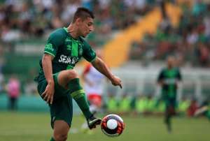 Cuca vê ‘lateral da Chape’ como solução para o Palmeiras