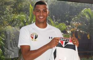 'Temos de sair desta situação', diz zagueiro Aderllan na chegada ao São Paulo