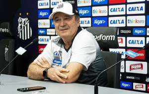 Com portões fechados, Santos enfrenta o Vasco buscando embalar no Brasileirão