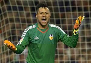 Valencia confirma acerto do goleiro Diego Alves com o Flamengo