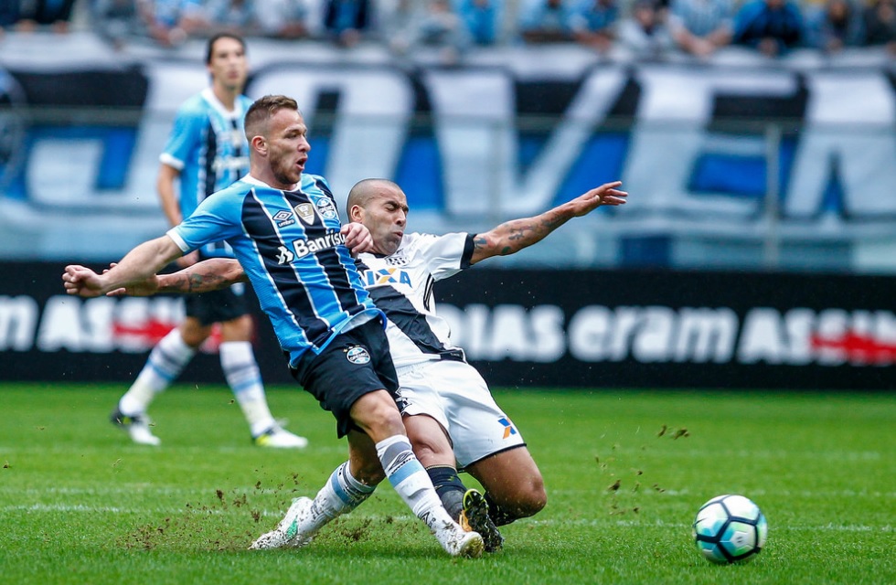 A Ponte Preta fez um bom primeiro tempo e foi para o intervalo na frente do placar