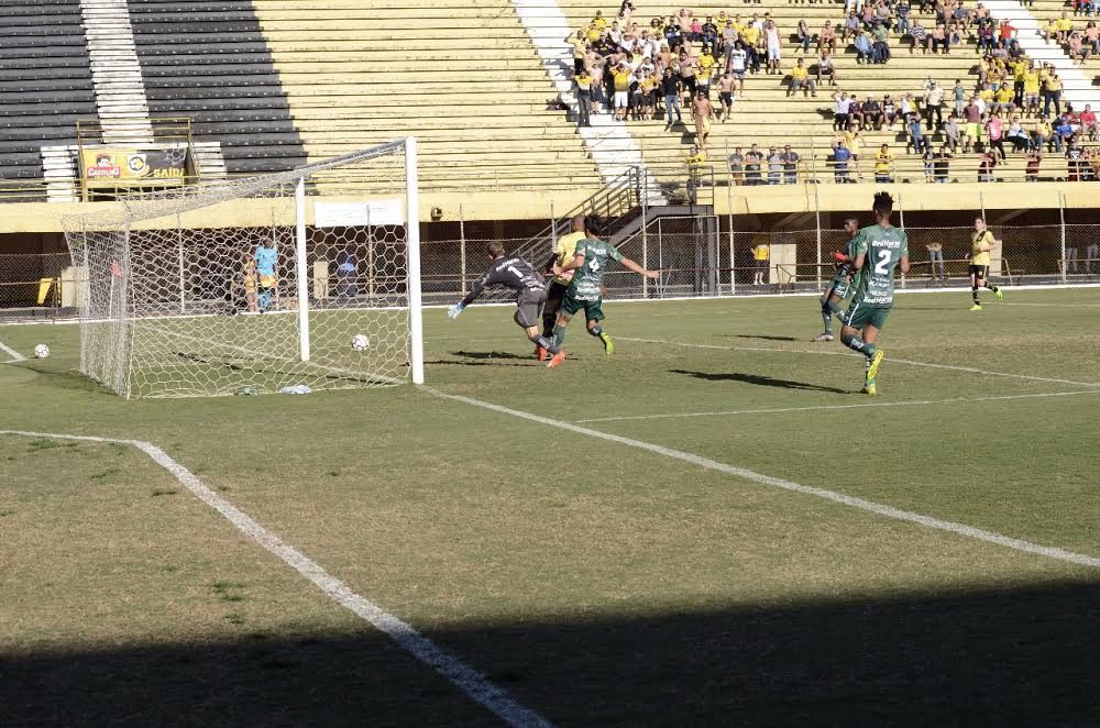 Série D: Volante do São Bernardo nega rótulo de herói e exalta Wilson Júnior