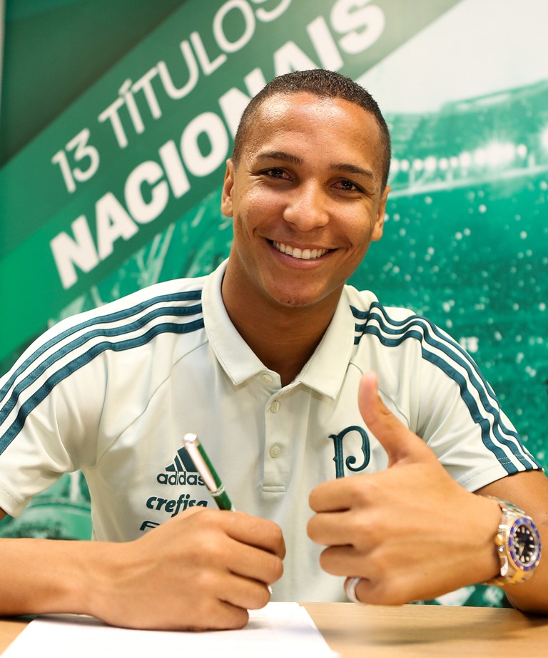‘Agora é fazer tudo o que aprendi lá fora para ajudar o Palmeiras’, diz Deyverson
