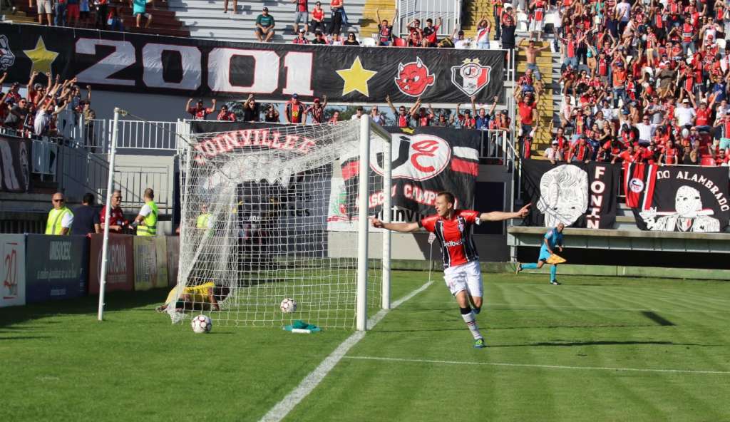 O Joinville chegou ao terceiro jogo sem derrota e já colou nos quatro primeiros colocados