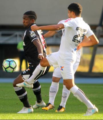 Santos e Vasco empataram no Engenhão vazio