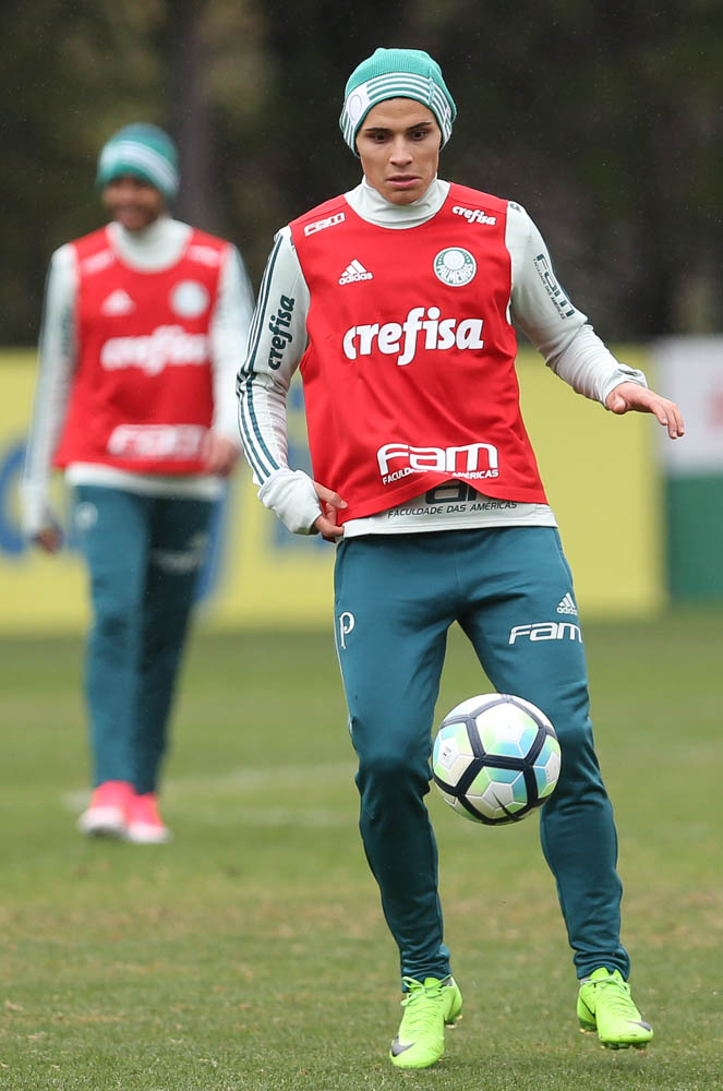 Palmeiras poupa Felipe Melo e Guerra em jogo contra o Flamengo