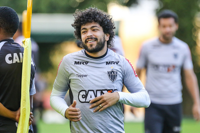 Luan volta a treinar, é relacionado e reforça o Atlético-MG contra o Bahia