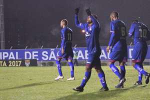 São Caetano 3 x 1 Água Santa - Azulão vence e cola na líder Portuguesa