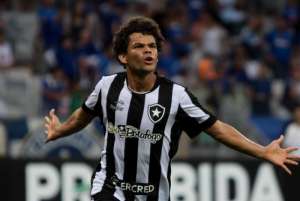 Internacional e Botafogo confirmam a troca do meia Camilo pelo atacante Brenner