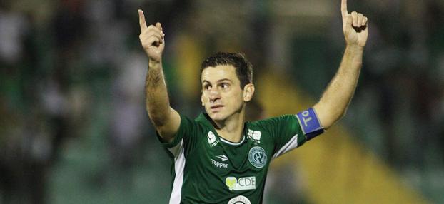 Fumagalli cobrou pênalti com perfeição e fez 2 a 1 para o Guarani. O Bugre cedeu empate no final.