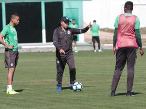 Coritiba demite Pachequinho após derrota por 4 a 0 para a Ponte Preta