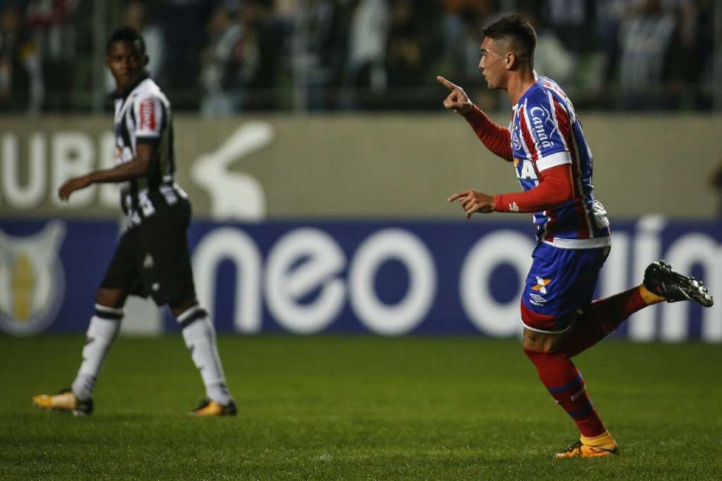 Juninho fez os dois gols da vitória do Bahia (Fotos: Thomás Santos/Bahia)