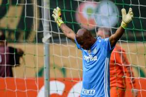 Jailson comemora aniversário com defesa de pênalti: 'Não é fácil ficar sem jogar'