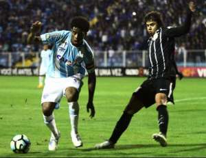 Corinthians patina e Grêmio já se aproxima na briga pela liderança do Brasileirão
