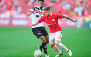 São Paulo procura o Inter e pode definir companheiro de Lucas Pratto