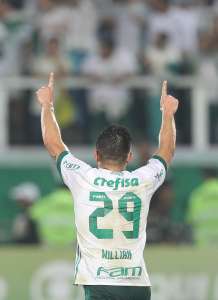 Artilheiro do time na temporada, Willian é o palmeirense com mais jogos em 2017