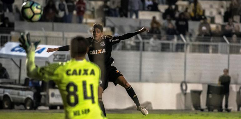 Ponte Preta não perdeu as chances e goleou o Coxa por 4 a 0. Agora pega o Atlético-PR. Foto: Fábio Leoni - Ponte Press