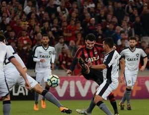 Atlético-PR 0 x 0 Botafogo - Furacão fica na beira do abismo
