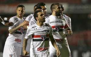 Com lesão no ombro, Wellington Nem é dúvida para jogo contra o Grêmio